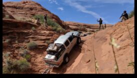 مغامرات على الطرق الوعرة: استكشاف قدرات الشاحنات على الطرق الوعرة